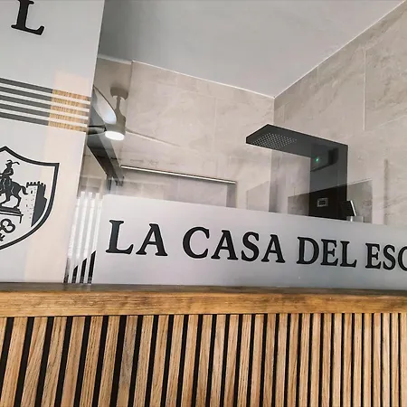 La Casa Del Escudo 3* Trujillo