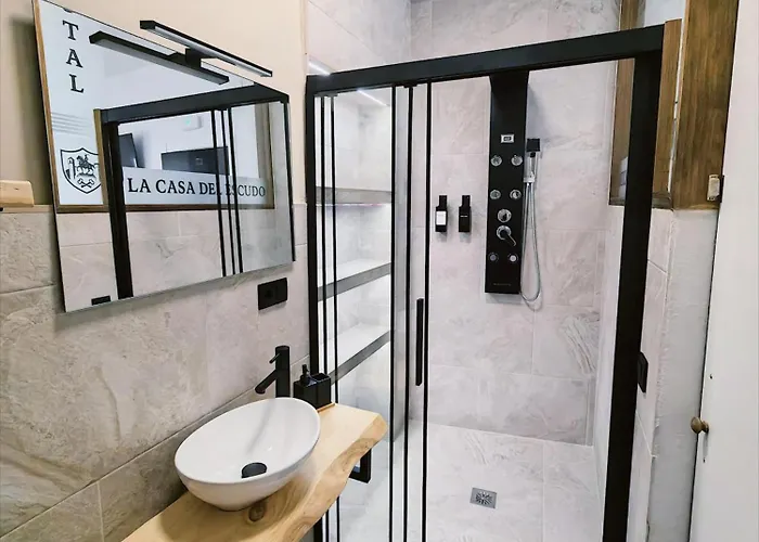 La Casa Del Escudo 3*